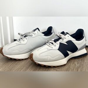 FIGS NEW BALANCE 327 Shoe - Size W10/M8.5